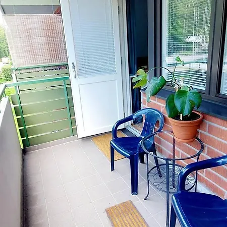 Center, Balcony, Free Parking 아파트